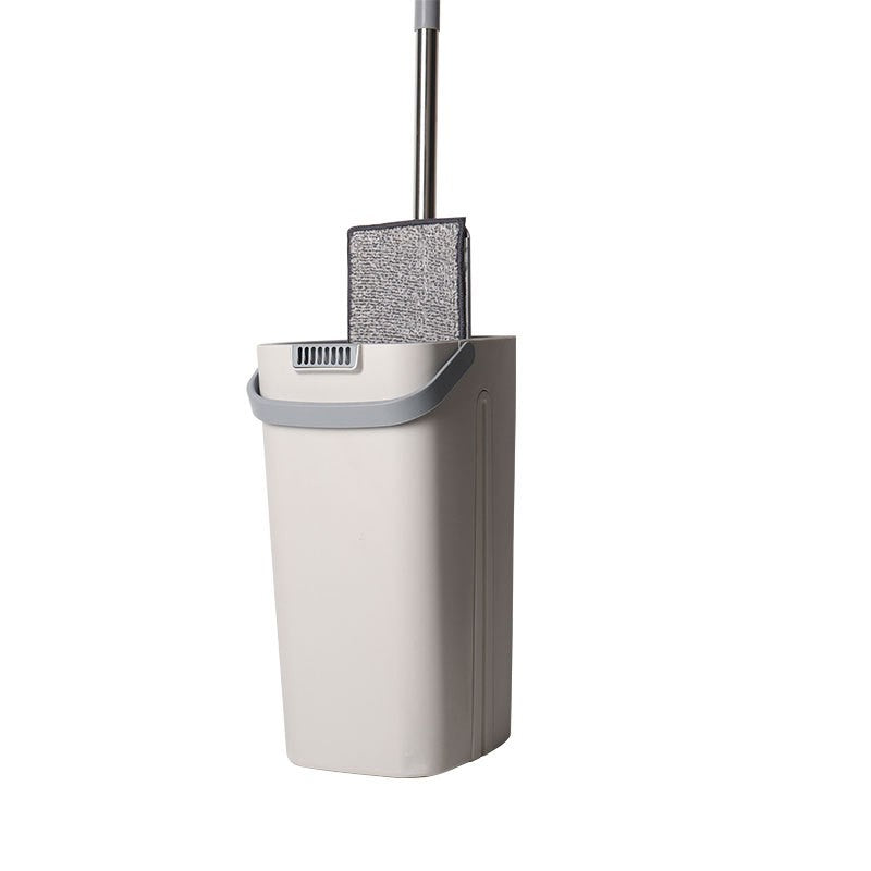 Set de Curatenie cu Mop Plat si Galeata, Stoarcere Fara Maini si Rotire 360 Grade, Tija Inox Telescopica, Plastic si Microfibra, 5.7 l, 4 Rezerve Incluse, Albastru/Alb