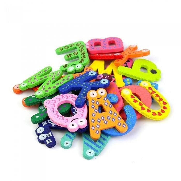 Set Magneti de Frigider pentru Copii, Alfabet A-Z cu Figurine Educative, Litere Majuscule Interactive, Lemn, Multicolor, 26 Piese