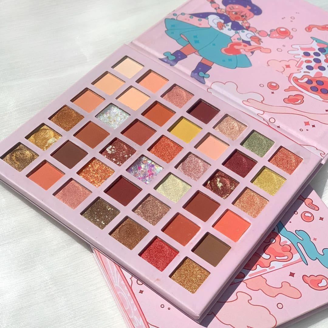 Trusa Machiaj Profesionala, Paleta Farduri de Ochi cu 42 Culori Pigmentate, Textura Fina, Finish Mat, Metalic, Sidefat si Gliterat, 42 Nuante Diverse