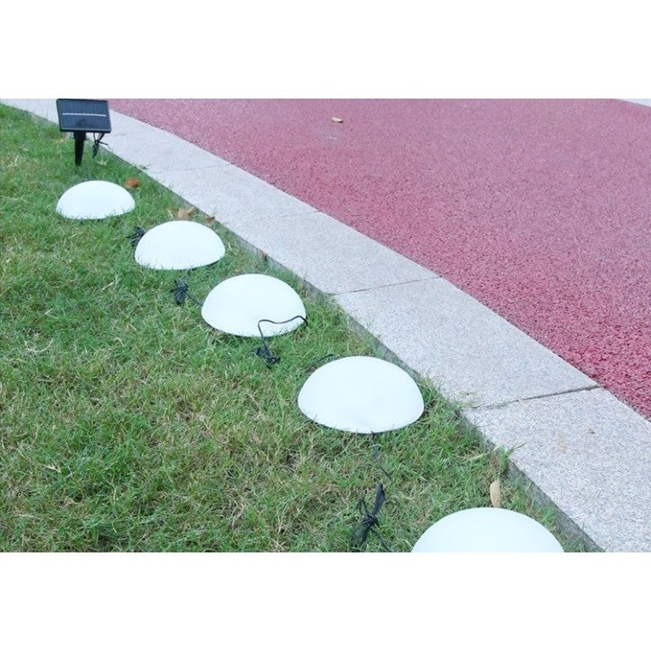 Lampa Solara de Gradina in Forma de Ciuperci, Set 5 Bucati, Lumina Calda 3000K, Autonomie 10 Ore, Panou Solar 5.5V, Plastic Rezistent, 15 x 16 cm