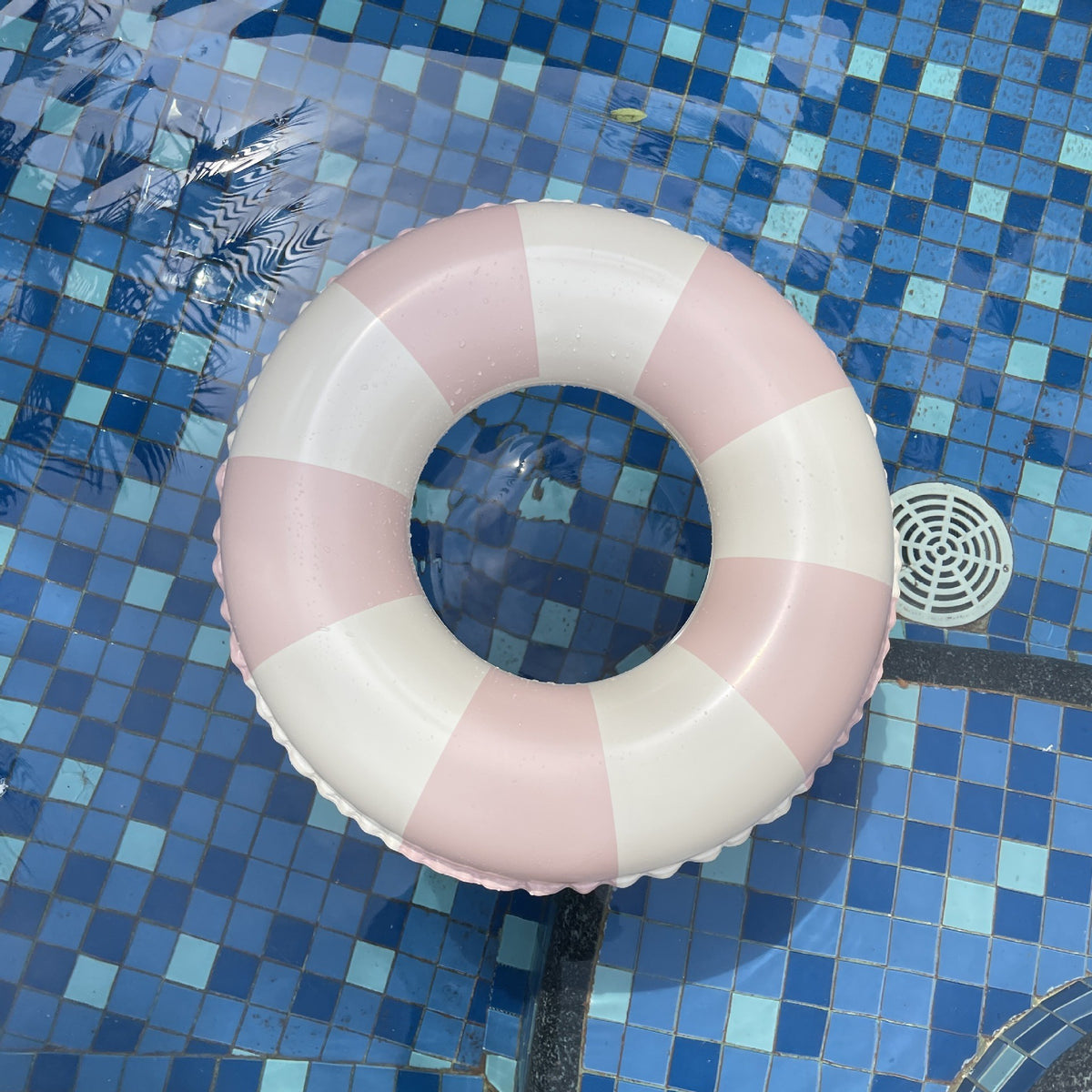 Colac de Inot Gonflabil pentru Copii 10-15 Ani, Design in Dungi, Material PVC cu Valva de Siguranta, Diametru 66 cm, Roz/Galben