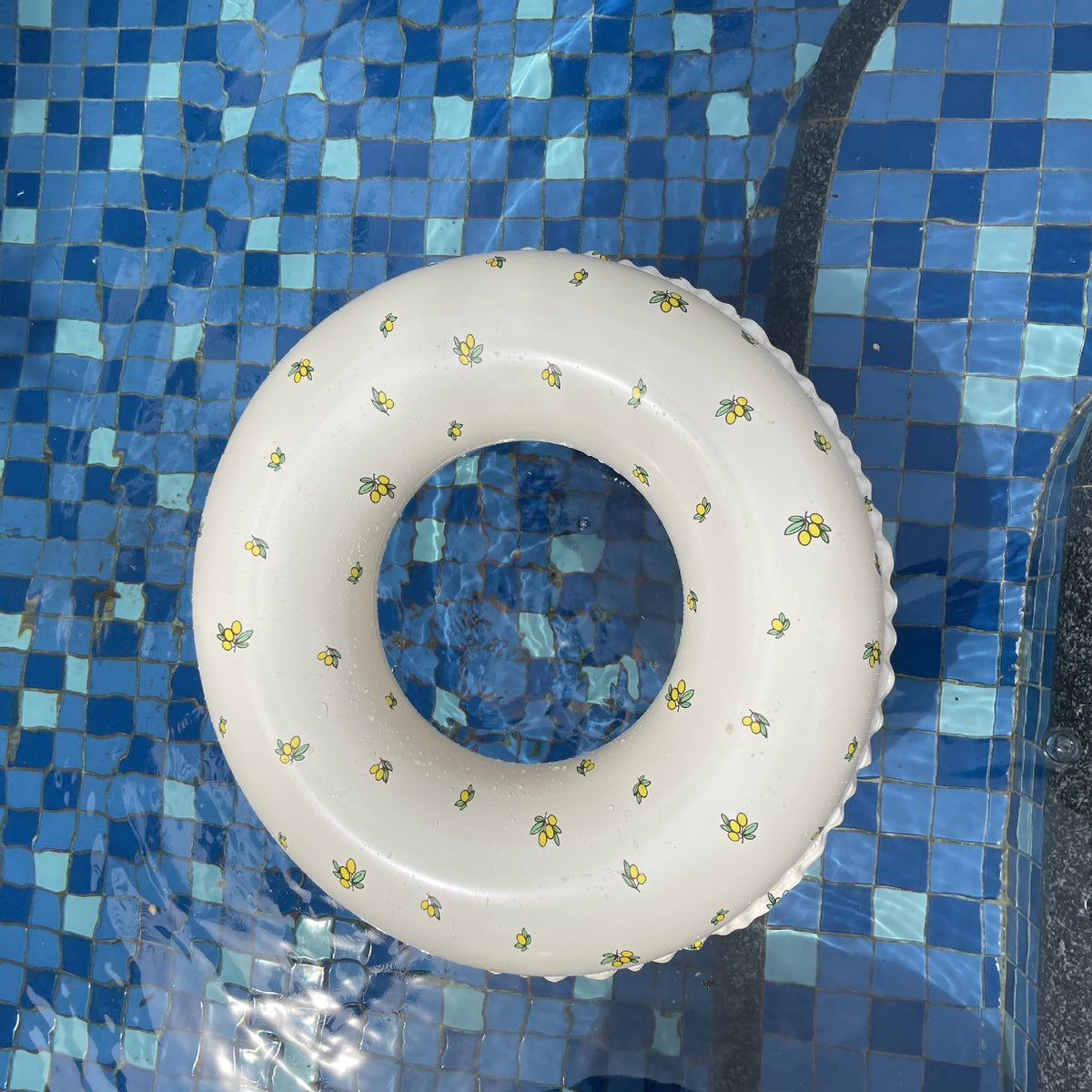 Colac de Inot Gonflabil pentru Copii, Model cu Lamai, PVC Rezistent cu Valva de Siguranta, Galben, 66 cm