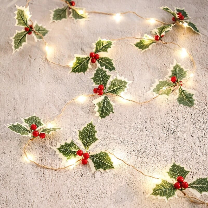 Instalatie Craciun cu 20 LED-uri, Decoratiune Luminoasa Tip Fructe Rosii, Alimentare Baterii, Plastic si Cupru, 2 m, Alb Cald