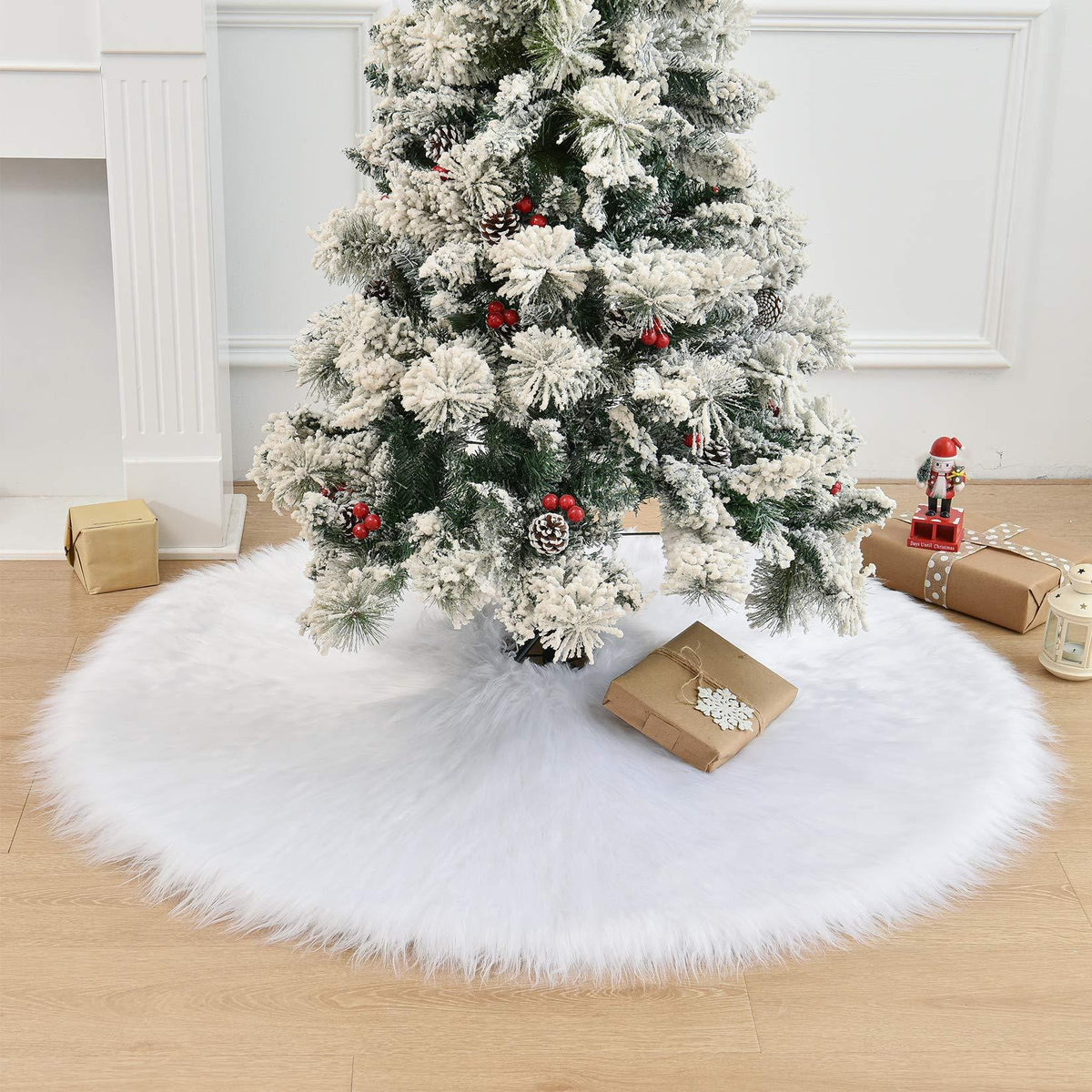 White Haipai Covor pentru Bradul de Craciun, Fusta Protectie Brad din Blana Artificiala, Model Elegant Pufos, Grosime 7 cm, Diametru 150 cm, Alb