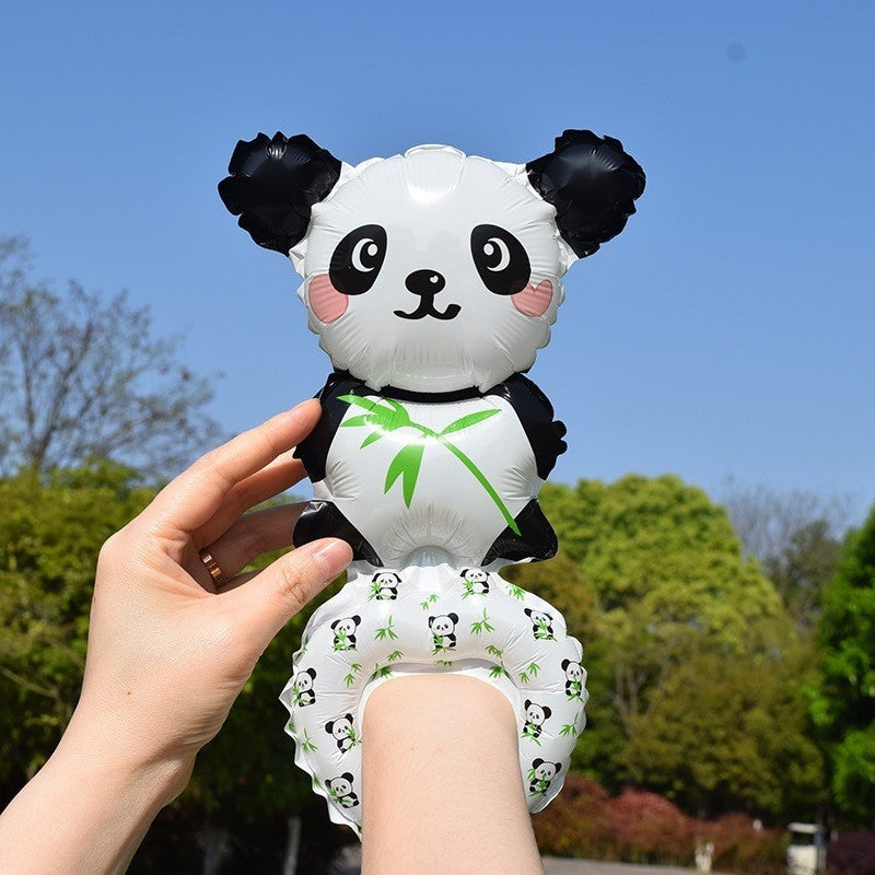 Balon din Folie Metalizată, Figurină Animăluț Tip Brățară, Model Panda, Auto-Închidere, Include Pai pentru Umflare, Alb și Negru