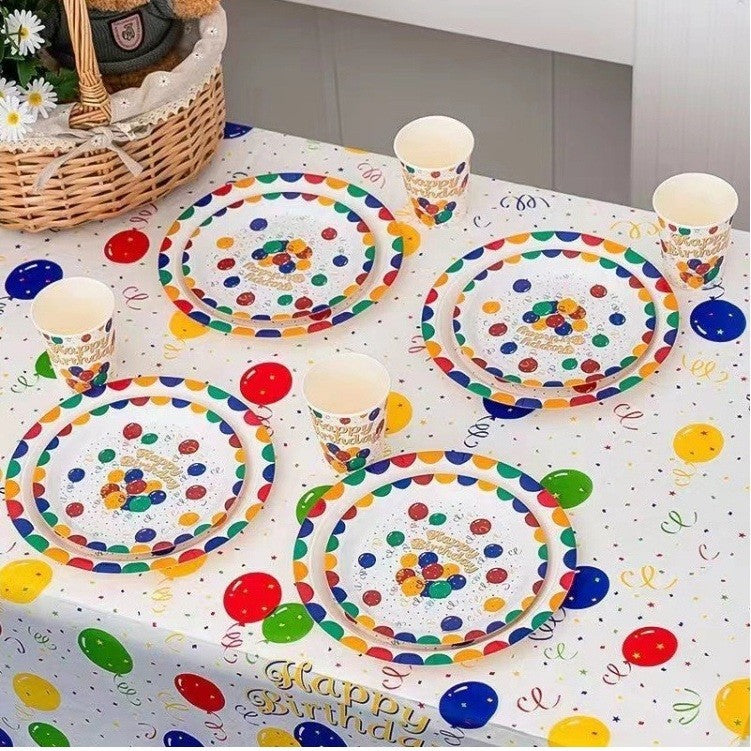 Set 10 Farfurii de Unica Folosinta, Model Happy Birthday pentru Aniversari, Carton Rezistent, Diametru 18 cm, Multicolor