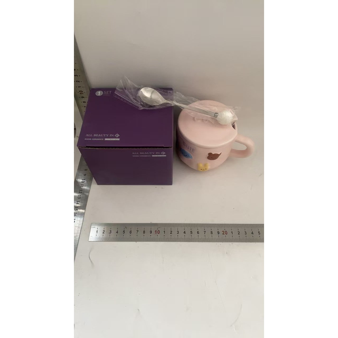 Cana din Portelan pentru Copii, Imprimeu Figurine Animale, Model Cute cu Capac si Lingurita, Ceasca Cafea sau Ceai, 400 ml, Roz