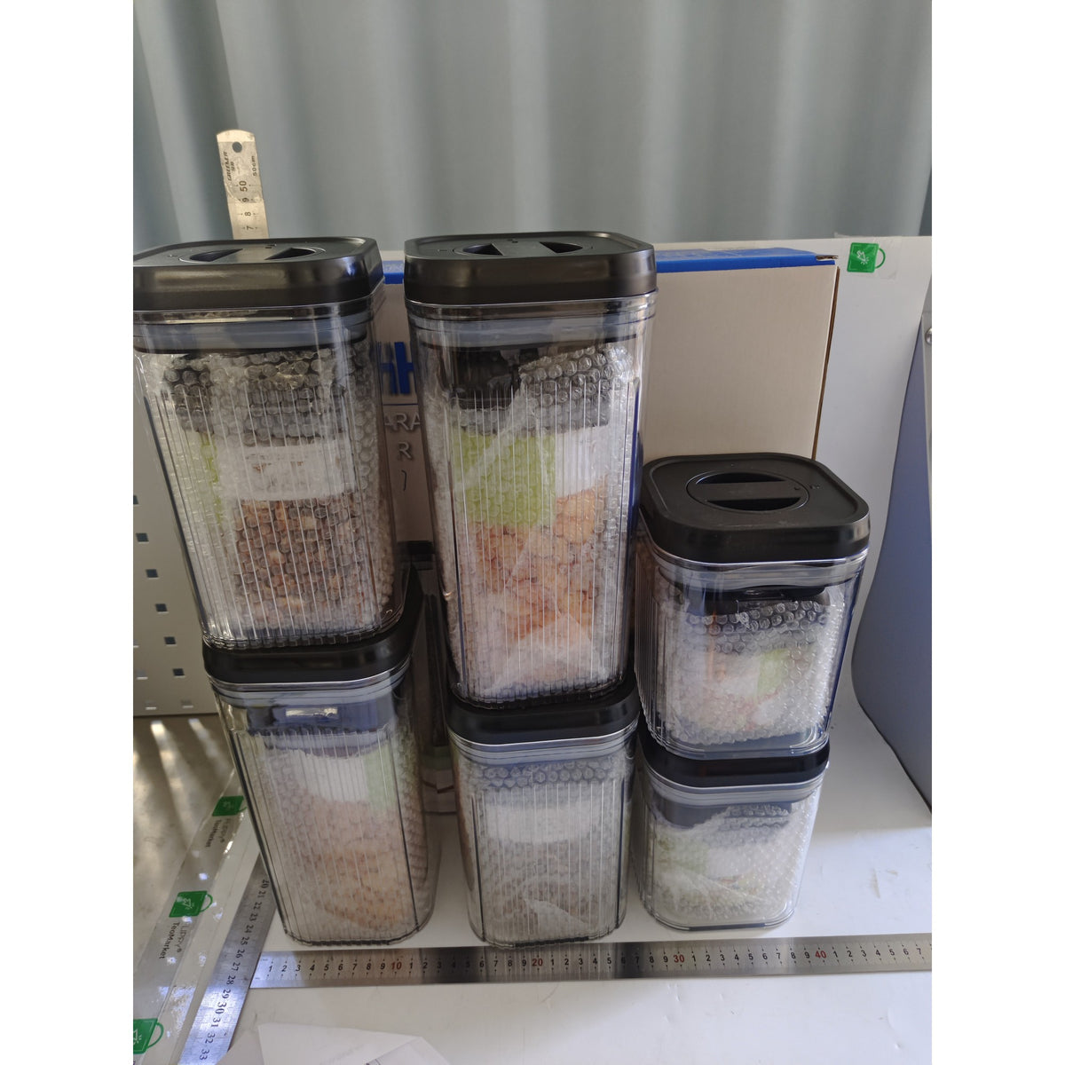 Set 12 Recipiente Depozitare Alimente si Cereale, Containere Organizare Bucatarie cu Capac Ermetic, Plastic Transparent, Capace Negre, 0.5 L - 2.5 L
