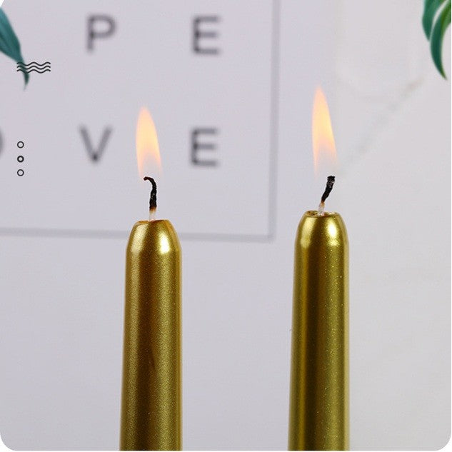 Lumânare Decorativă pentru Masă, Design Clasic Lung și Subțire, Fără Fum, Timp Ardere 7.5 Ore, Parafină Solidă, 2.2 x 25 cm, Auriu