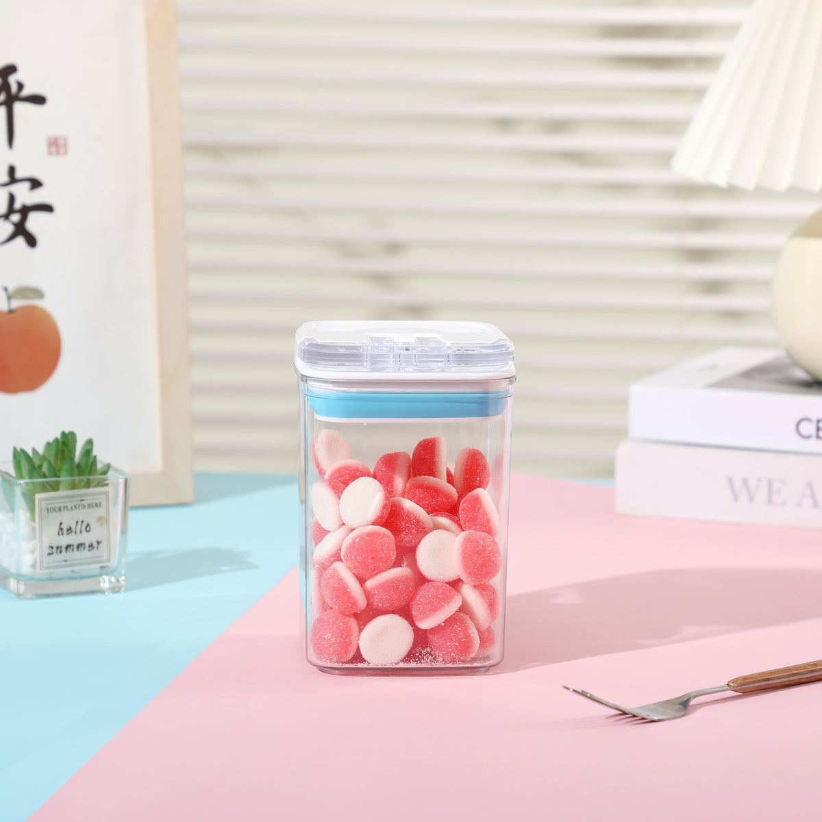 Cutie Depozitare Alimente si Cereale, Container Bucatarie Hermetic, Plastic Transparent, Capac Alb-Albastru, 0.8 L, 10x10x15.5 cm