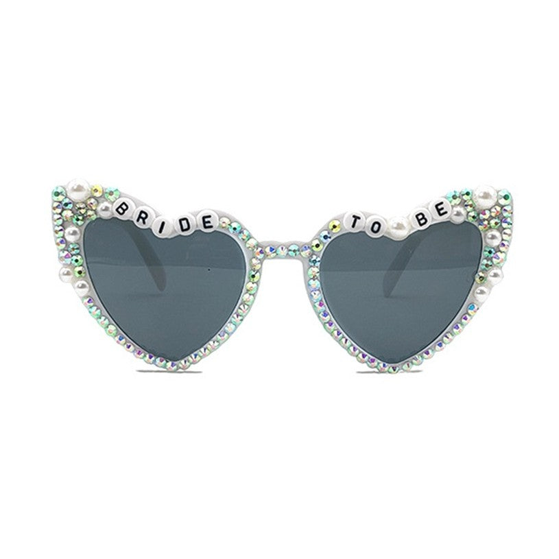 Ochelari Decorativi Bride To Be, Accesorii Petrecerea Burlacitelor si Nunta, Rama cu Perle si Diamante, Material PC, 15.3 x 5.7 x 14.5 cm, Alb