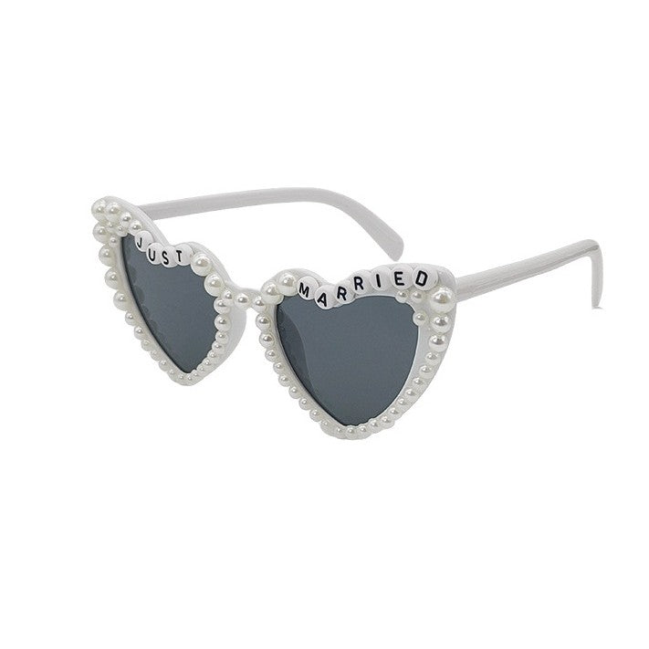 Ochelari Decorativi Nunta Just Married, Rama cu Perle pentru Mireasa si Petrecerea Burlacitelor, Material PC, 15.3 x 5.7 x 14.5 cm, Alb