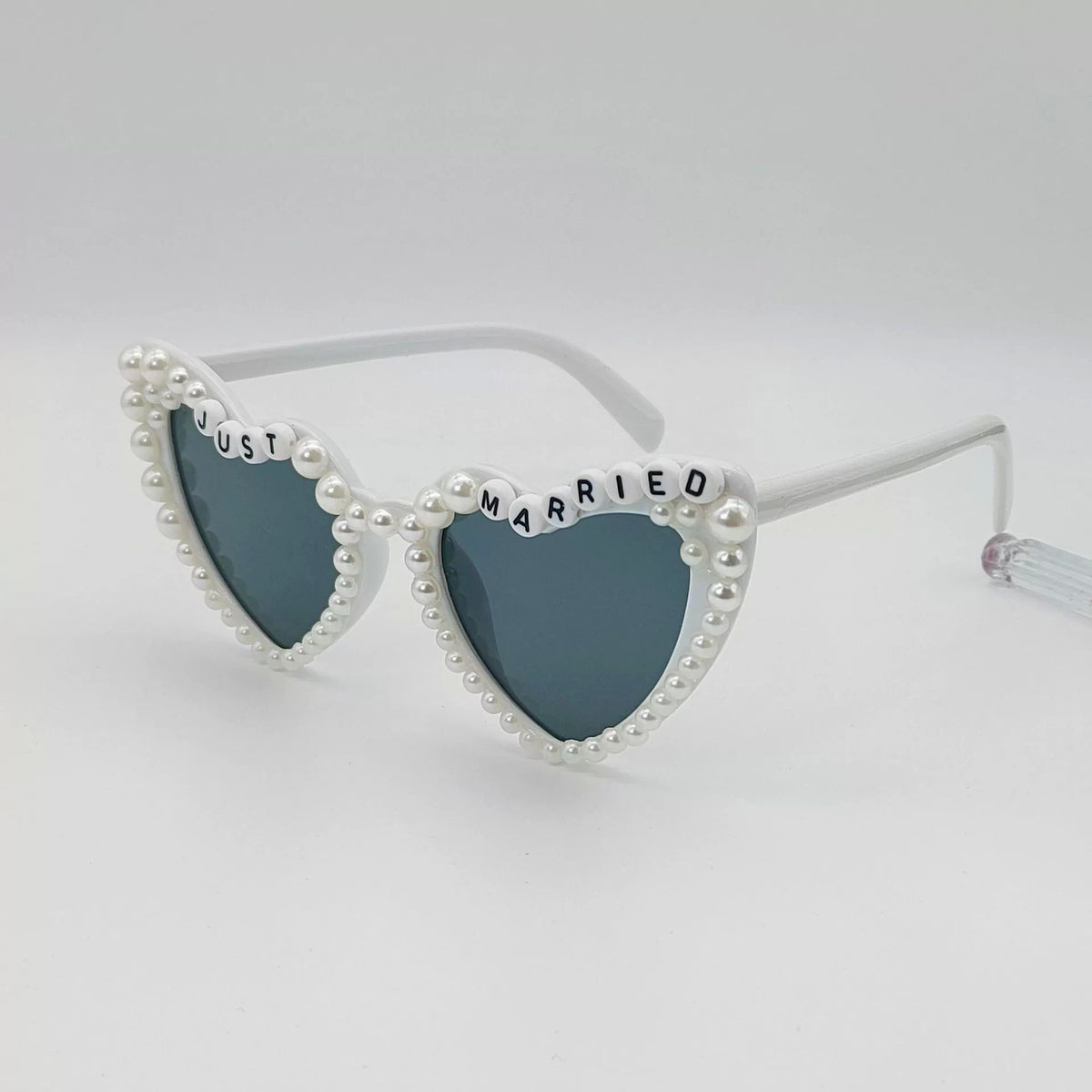 Ochelari Decorativi Nunta Just Married, Rama cu Perle pentru Mireasa si Petrecerea Burlacitelor, Material PC, 15.3 x 5.7 x 14.5 cm, Alb