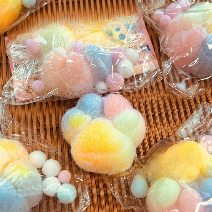 Jucarie Antistres Squishy, Model Labuta de Pisica Pufoasa, Revenire Lenta, Material Moale, 6x6 cm, 70g, Multicolor
