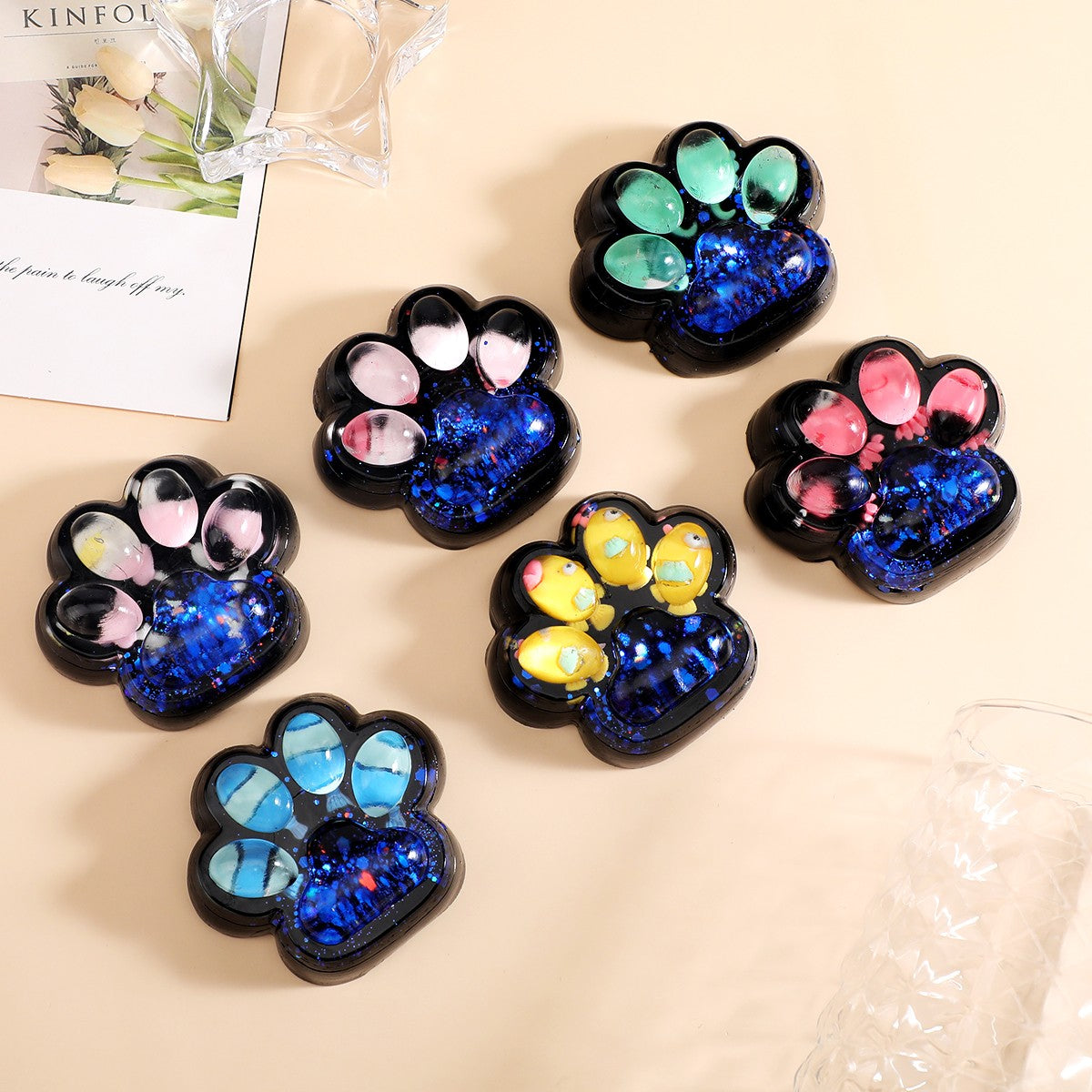 Jucarie Antistres Squishy, Model Labuta de Pisica Cat Paw, Revenire Lenta, Material TPR Moale, 6 x 6.5 cm, Negru cu Insertii Pestisori