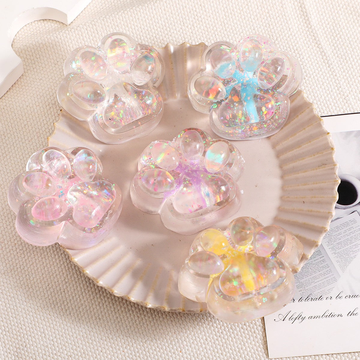 Jucarie Antistres Squishy, Labuta de Pisica cu Revenire Lenta, Squeeze Pinch Family, Material TPR Moale, 6.5 x 7 cm, Model 2 Flori, Transparent