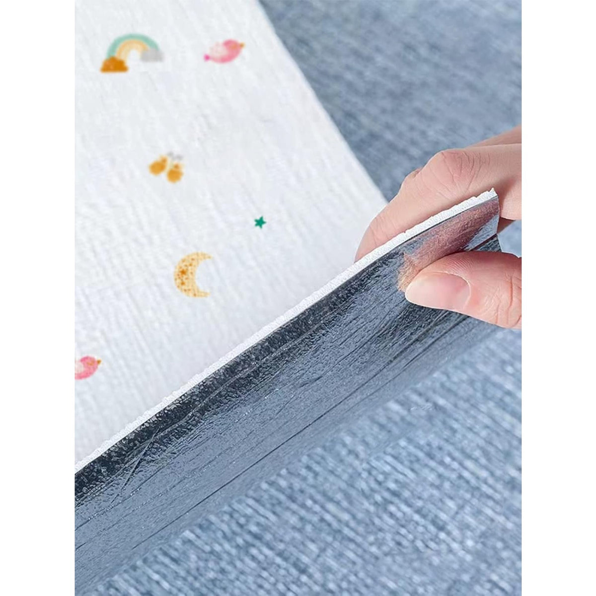 Tapet Autoadeziv Rola pentru Perete, Panou Decorativ Izolant Termic si Fonic, Spuma XPE si Panza, Model Girafa si Elefant, 10 m x 50 cm, Grosime 2.5 mm, Multicolor