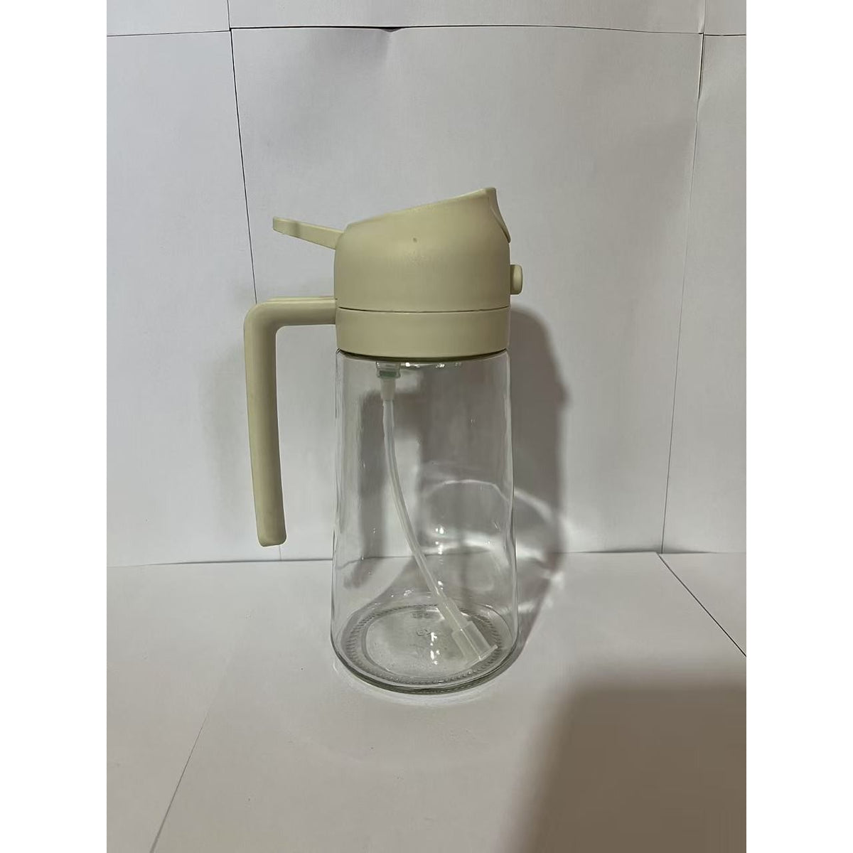 Recipient Ulei 2 in 1, Functie Spray si Turnare, Dozator Anti-Scurgere pentru Gatit si Salate, Sticla si Plastic, 470 ml, Alb