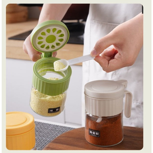 Recipient Condimente cu Lingurita si Maner Ergonomic, Borcan Depozitare Mirodenii, Sticla si Plastic PP, 180 ml, 10.6 x 7 x 7 cm, Verde Mat