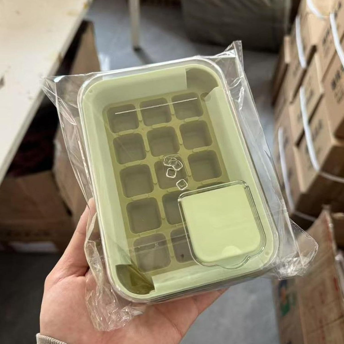 Cutie Cuburi De Gheata Cu Sistem De Presare Si Eliberare Rapida, Forma Pentru 15 Cuburi Cu Capac De Umplere, PET/TPU/PP, 1 L, 16.5 x 11.2 x 4.5 cm, Verde