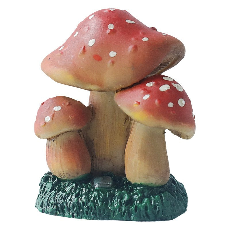 Decoratiune Miniatura Ciuperci Rosii cu Buline Albe, Ornament pentru Gradina, Ghiveci sau Terrariu, Rasina, 3.1 x 4 cm, Rosu/Alb