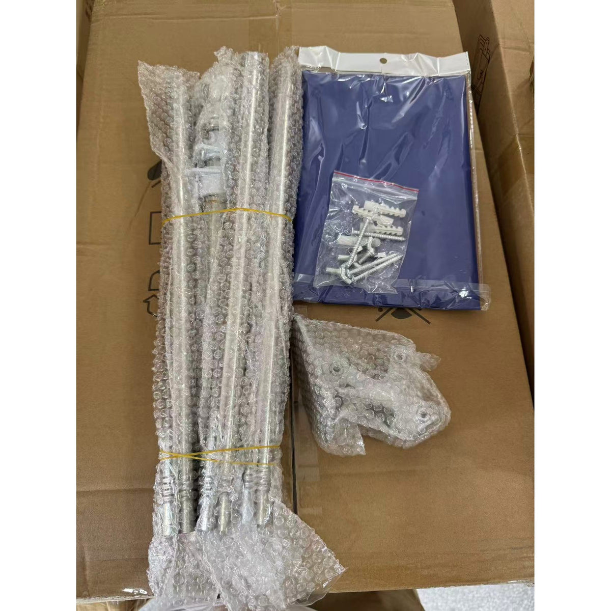 Kit Steag România Cu Catarg Metalic 1.8 m Și Suport Perete, Tricolor Din Material Textil Rezistent, Set Complet Montare Exterior, 3 Piese