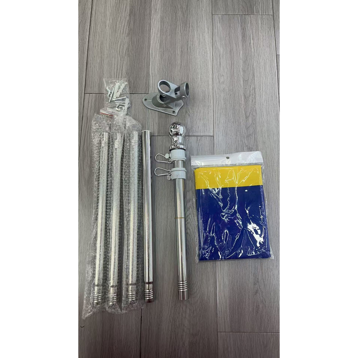 Kit Steag România Cu Catarg Metalic 1.8 m Și Suport Perete, Tricolor Din Material Textil Rezistent, Set Complet Montare Exterior, 3 Piese