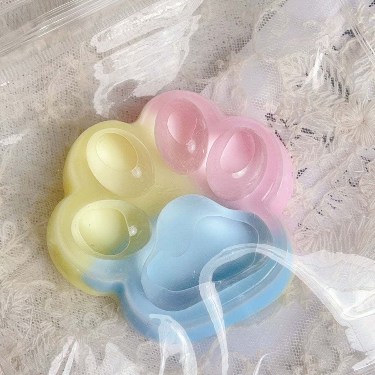 Jucarie Antistres Squishy, Revenire Lenta, Model Labuta de Pisica, Squeeze Pinch Family, Material TPR Moale, 12.5x10.5 cm, 220g, Multicolor