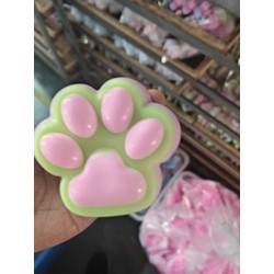 Jucarie Antistres Squishy, Labuta de Pisica Pufoasa cu Revenire Lenta, Material TPR, 8.5 x 7.5 cm, Verde cu Roz