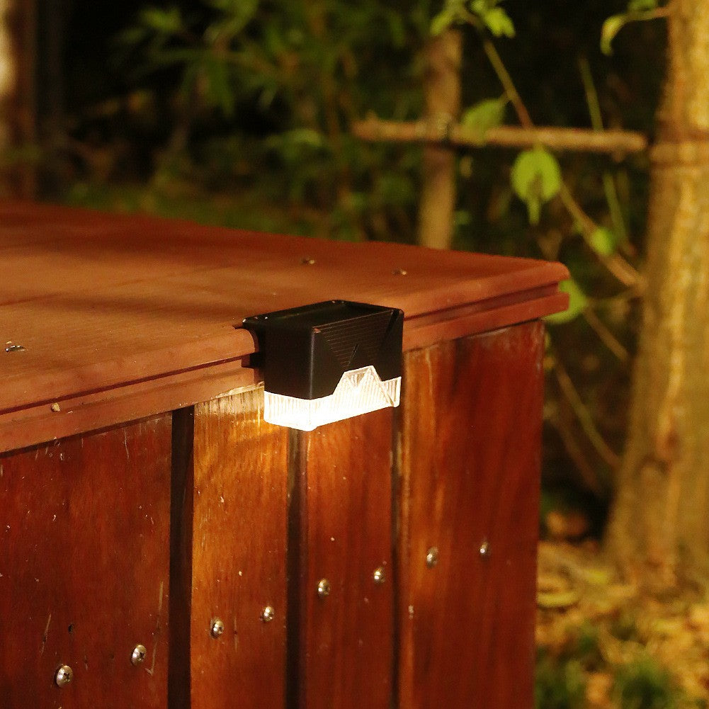 Set 4 Aplice Solare LED pentru Trepte și Borduri, Impermeabile IP65, Autonomie 8-10h, Material ABS, Lumina Alb Cald, 7.9 x 5 cm, Negru