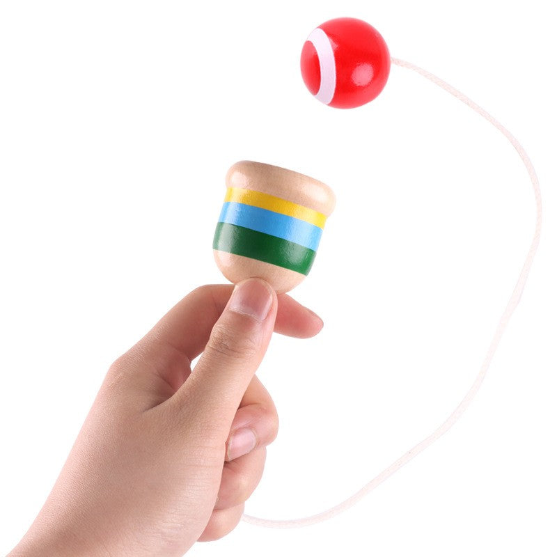 Wodi Jucarie Cupa de Indemanare cu Bila, Sabie Minge pentru Coordonare Ochi-Mana, Joc Traditional Stil Kendama, Lemn Natur, 10 x 3 cm, Rosu