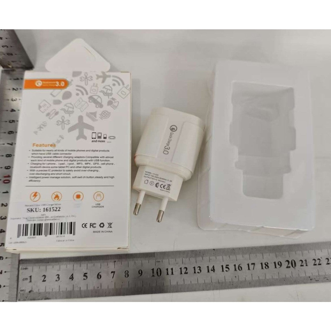 Incarcator Rapid QC 3.0, Adaptor Priza cu 3 Porturi USB, Putere 18W, 2.1A, Protectie Supraincalzire, Material ABS, Gama Macarons, Alb