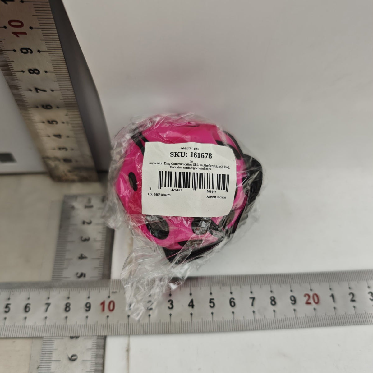 Minge Saltareata Hiperelastica, Space Moon Ball Antistress pentru Copii, Design Aerodinamic cu Gauri, Poliuretan, Diametru 66 mm, Roz