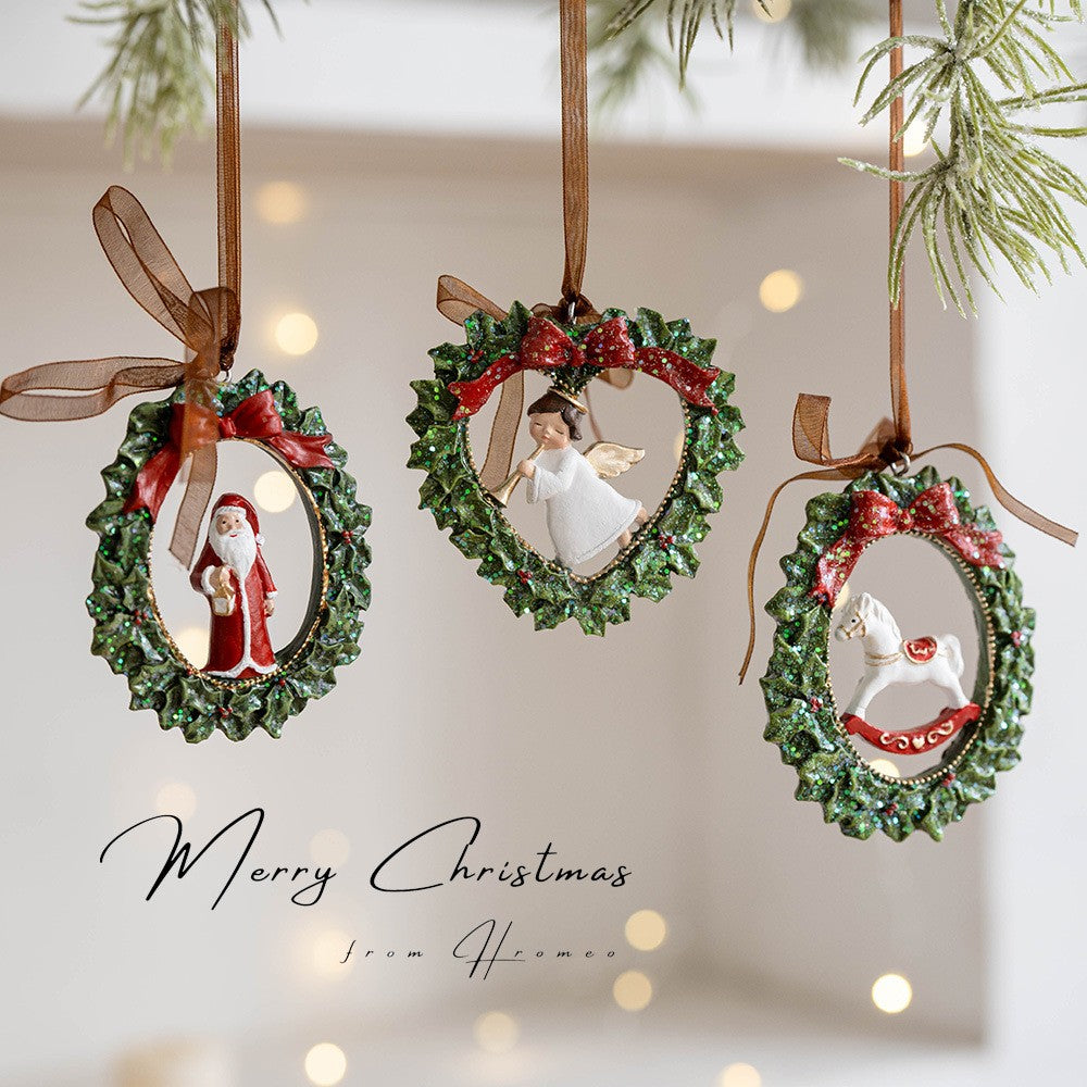 Decorațiune de Crăciun pentru Brad, Model Ghirlandă cu Înger, Figurină Festivă din Rășină, Multicolor, 7.5 x 7.5 cm