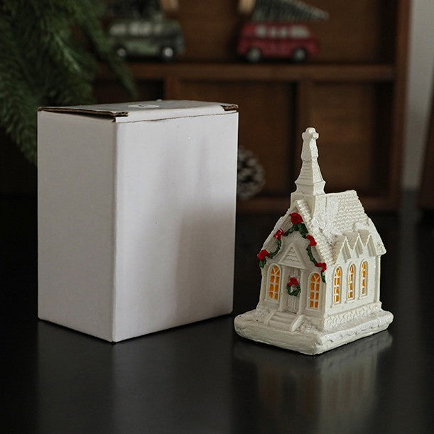 Decoratiune Biserica de Craciun Iluminata, Ornament Festiv cu Lumina Calda, Rasina, 8.8 x 6 x 4.5 cm, Alb