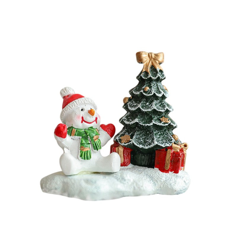 Ornament de Craciun, Model Om de Zapada cu Brad si Cadouri, Figurina Decorativa de Birou, Rasina, 6.5 x 6.5 x 4 cm, Alb si Verde