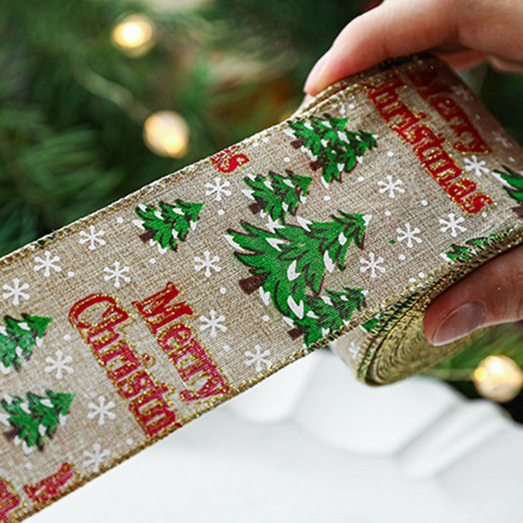 Panglica Decorativa de Craciun pentru Brad si Cadouri, Model Brazi Merry Christmas, Material Textil Flexibil, Khaki si Rosu, 200 x 6.3 cm