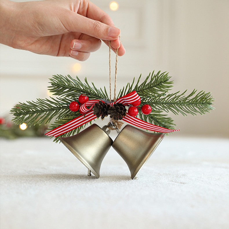 Decoratiune de Craciun pentru Brad, Model 2 Clopotei Metalici cu Crenguta Artificiala si Conuri, Metal si Textil, 23 x 12 cm, Albastru Fier si Auriu