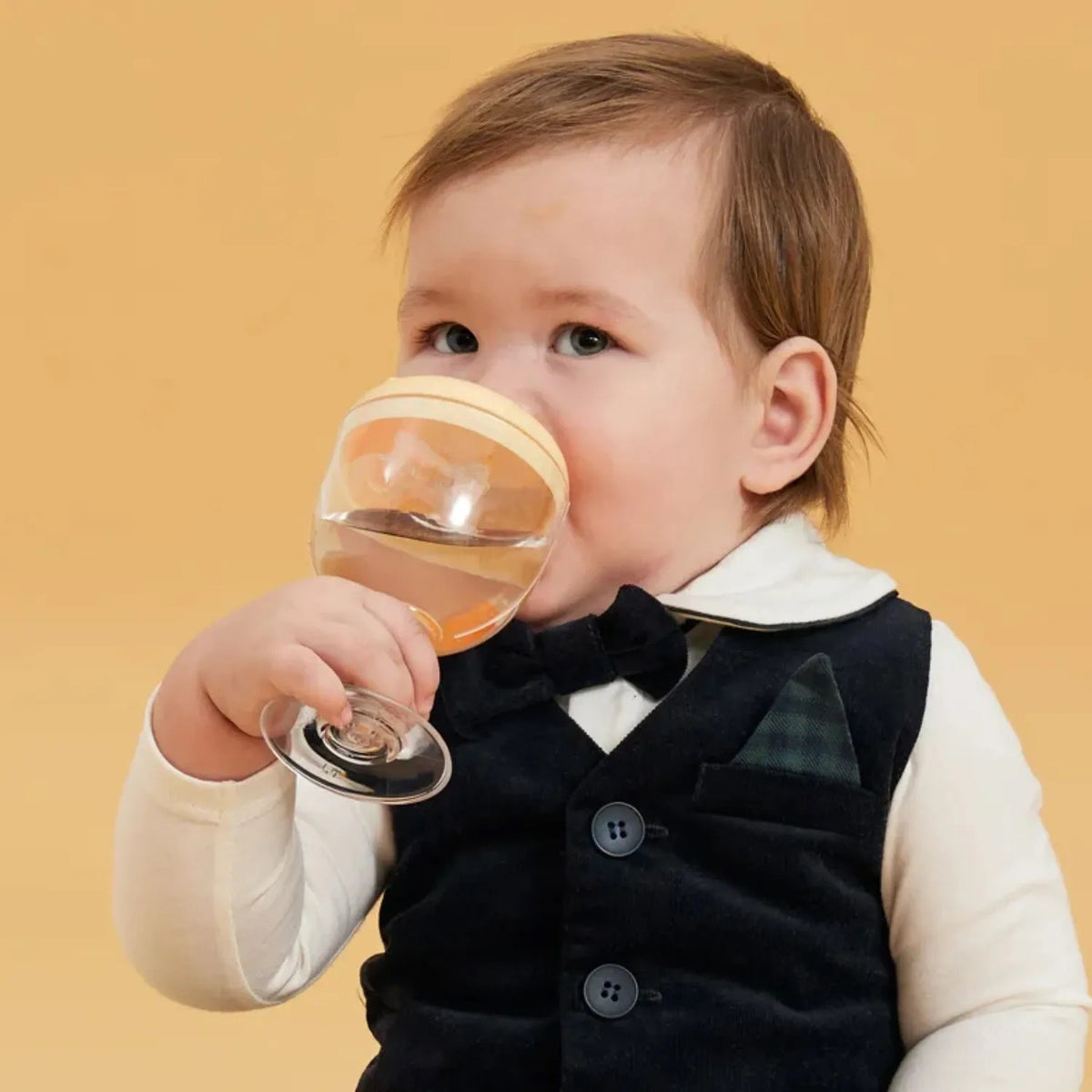Pahar Bebe Tip Cupa cu Picior, Cioc Antiscurgere si Gradatie, Policarbonat Rezistent la 120 Grade, Fara BPA, 150 ml, Galben, +3 Ani