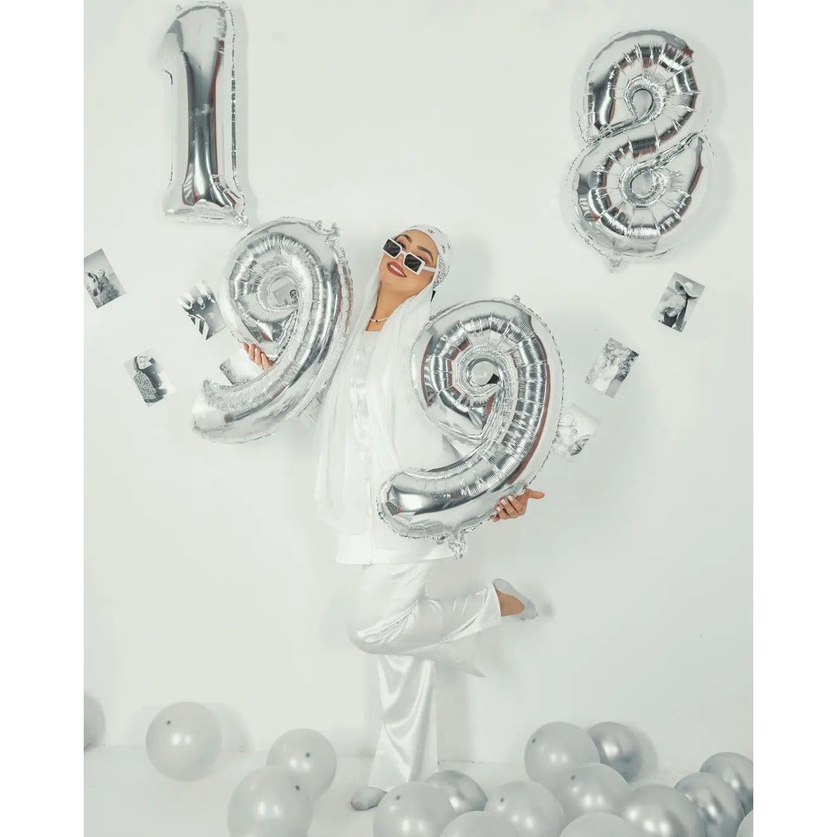 Balon Aniversar Cifra 1, Figurina Din Folie Metalizata, Umflare Aer Sau Heliu, Include Pai, Inaltime 80 cm, Argintiu