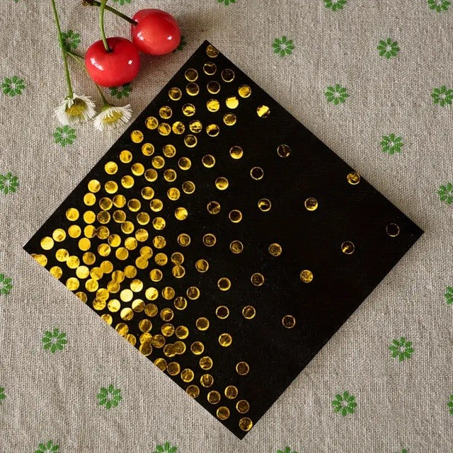 Set 20 Șervețele de Masă Festive, Design Elegant cu Buline Aurii, Hârtie Absorbantă de Calitate, Decor Masă Evenimente, Negru, 17 x 17 cm Pliate