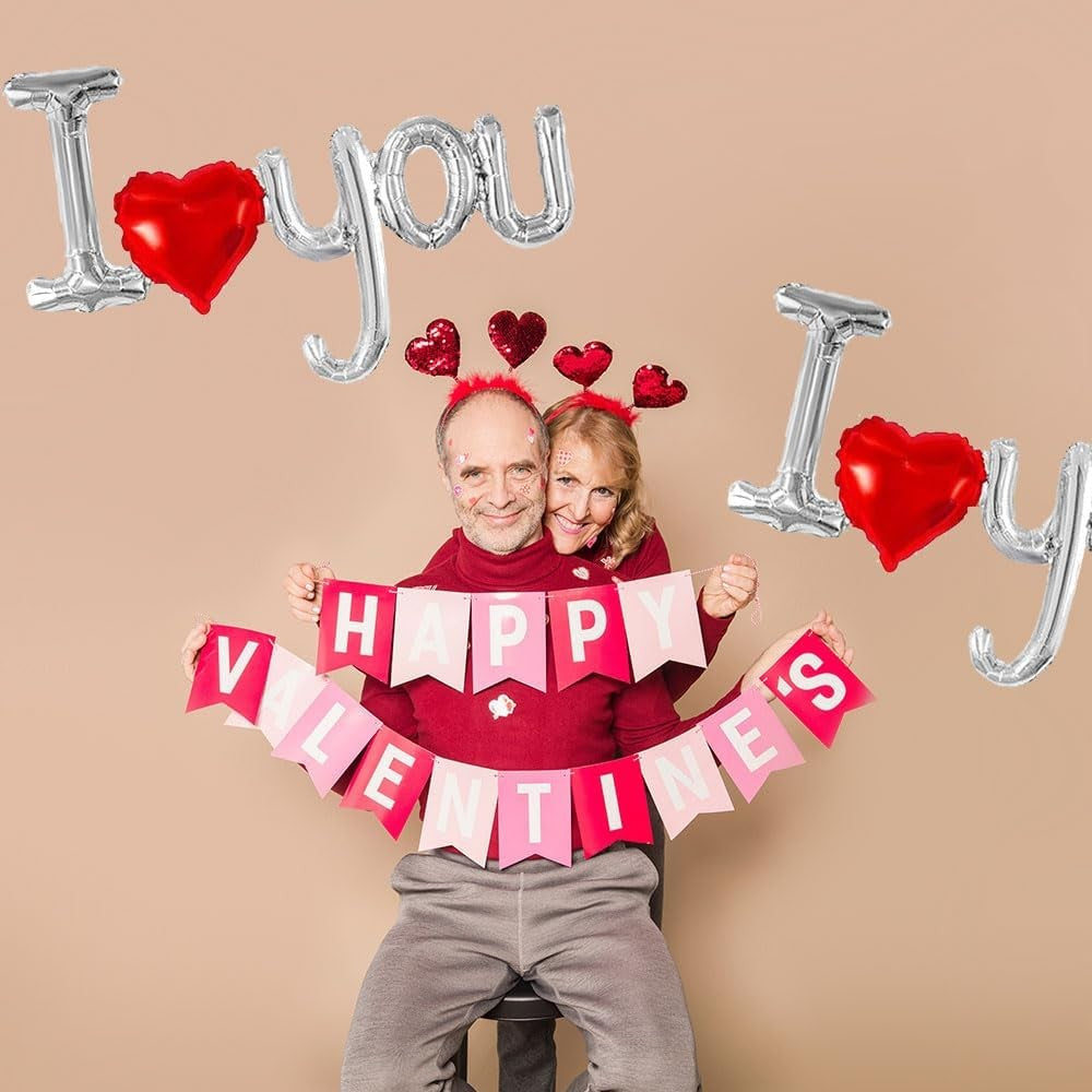 Balon Din Folie Metalizata, Model I Love You Cu Litere Si Inima, Decoratiune Ziua Indragostitilor, Umflare Aer Sau Heliu, Include Pai, 54x97 cm, Argintiu/Rosu
