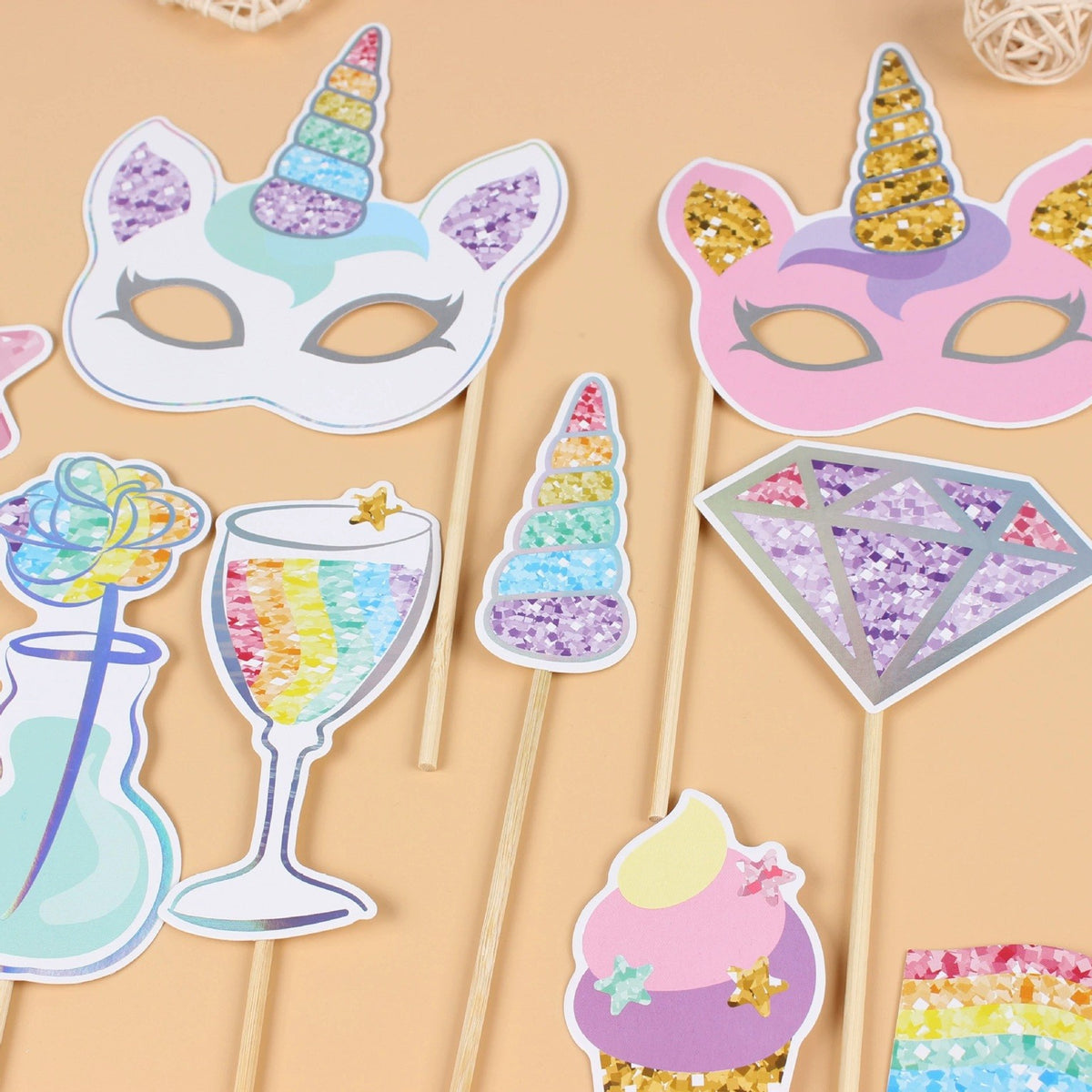 Set 12 Accesorii Photo Booth Pentru Petrecere Copii, Props Cabina Foto Tema Aniversare, Carton Si Lemn, Multicolor