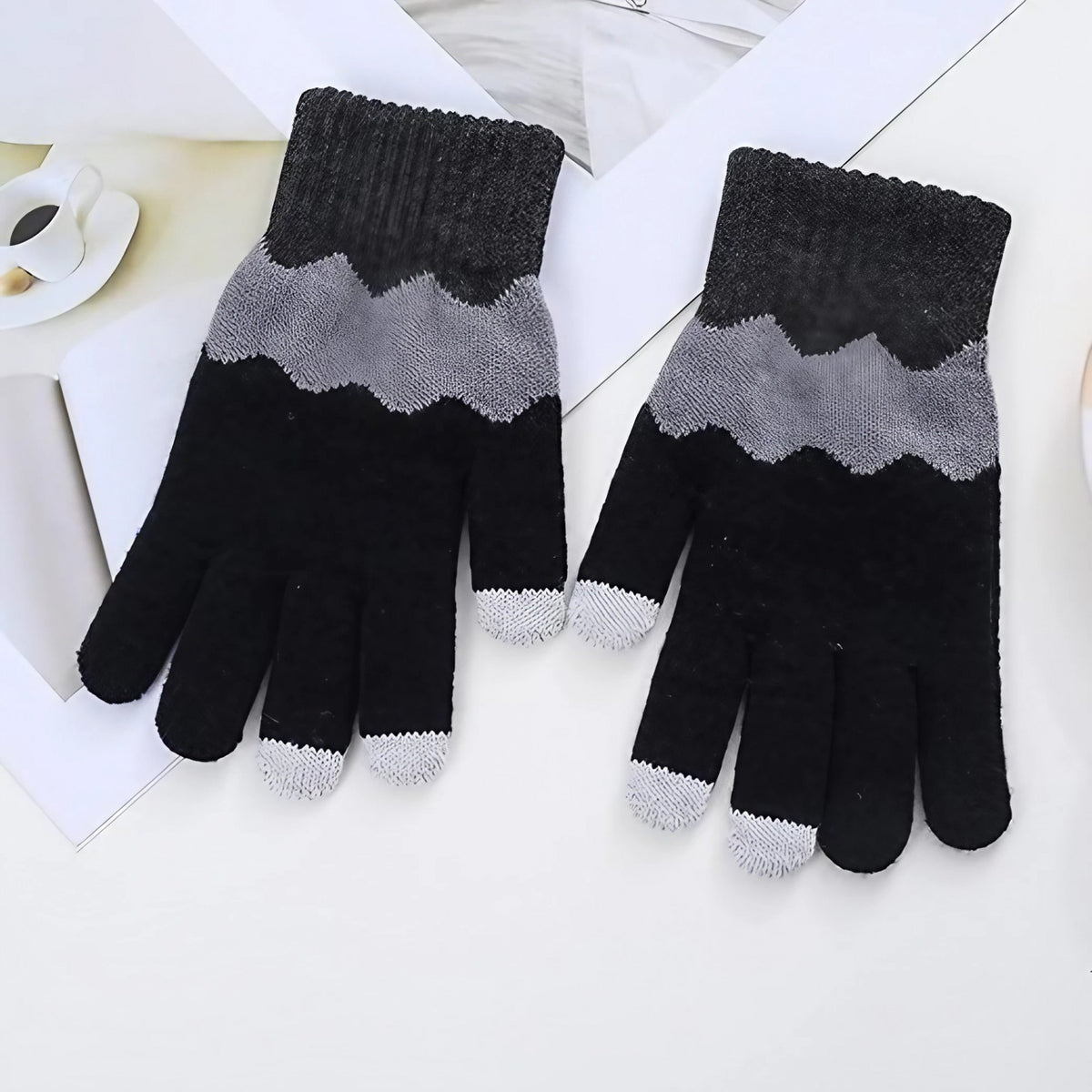 Manusi Dama cu Functie Touchscreen, Model Ondulat Tricotat, Interior Catifelat si Manseta Elastica, Acrilic, Marime Universala, Negru/Gri