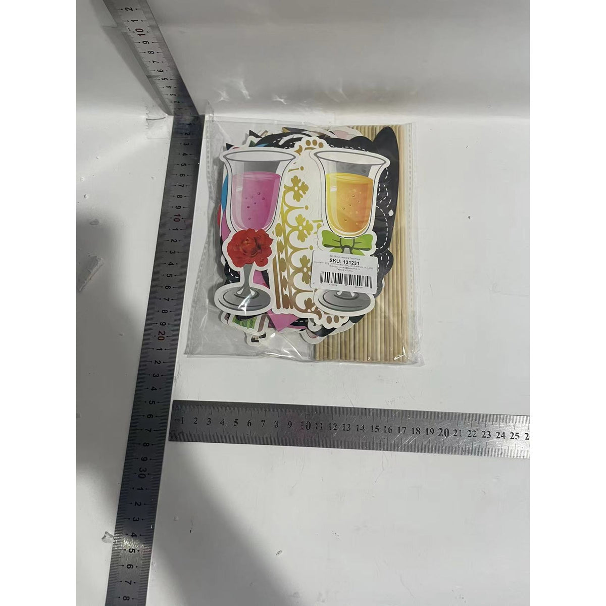 Set 60 Accesorii Petrecere Tip Props, Kit Photo Booth pentru Nunta si Evenimente, Carton si Lemn, Modele Ochelari, Mustata si Palarii, Multicolor