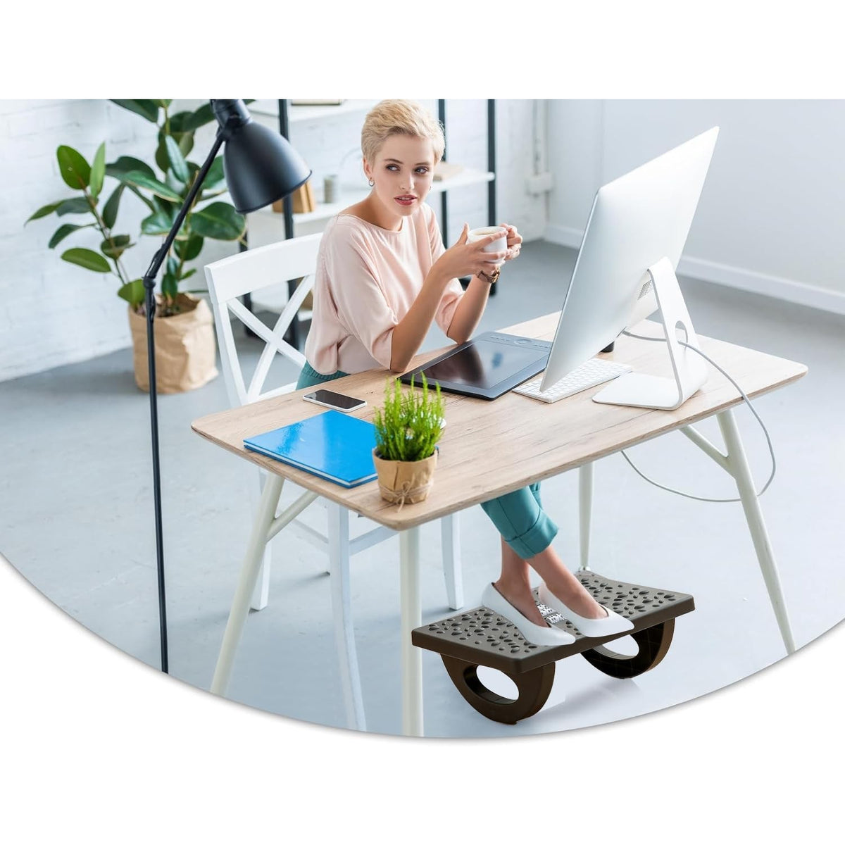 Suport Ergonomic pentru Picioare, Role de Masaj pentru Talpi, Imbunatatire Postura si Circulatie, Plastic Rezistent, 33.5x24x12 cm, Negru