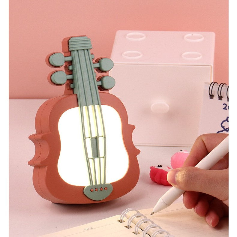 Lampă de Veghe LED cu Protecție pentru Ochi, Model Violină, Senzor de Întuneric și Lumină Caldă, Încărcare USB, Material ABS, 14.3x5x9.9 cm, Verde/Roșu