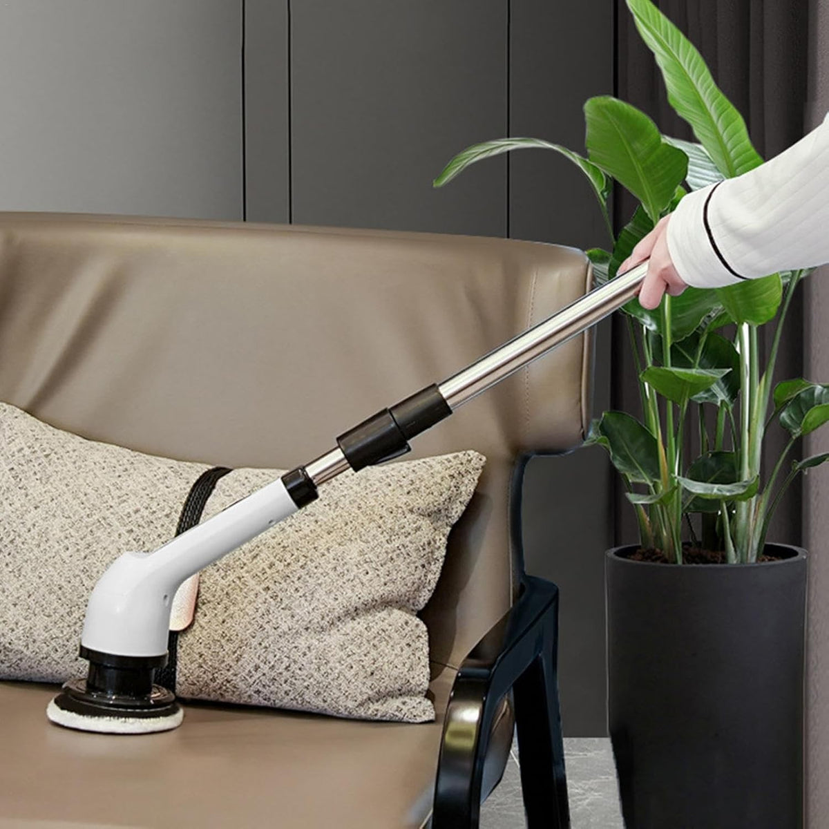 Perie Electrica de Curatare pentru Baie si Bucatarie, Maner Extensibil Detasabil 84-127 cm, Rotire 360 Grade, Acumulator 3000 mAh, Incarcare USB-C, 9 Capete Inlocuibile, Alb
