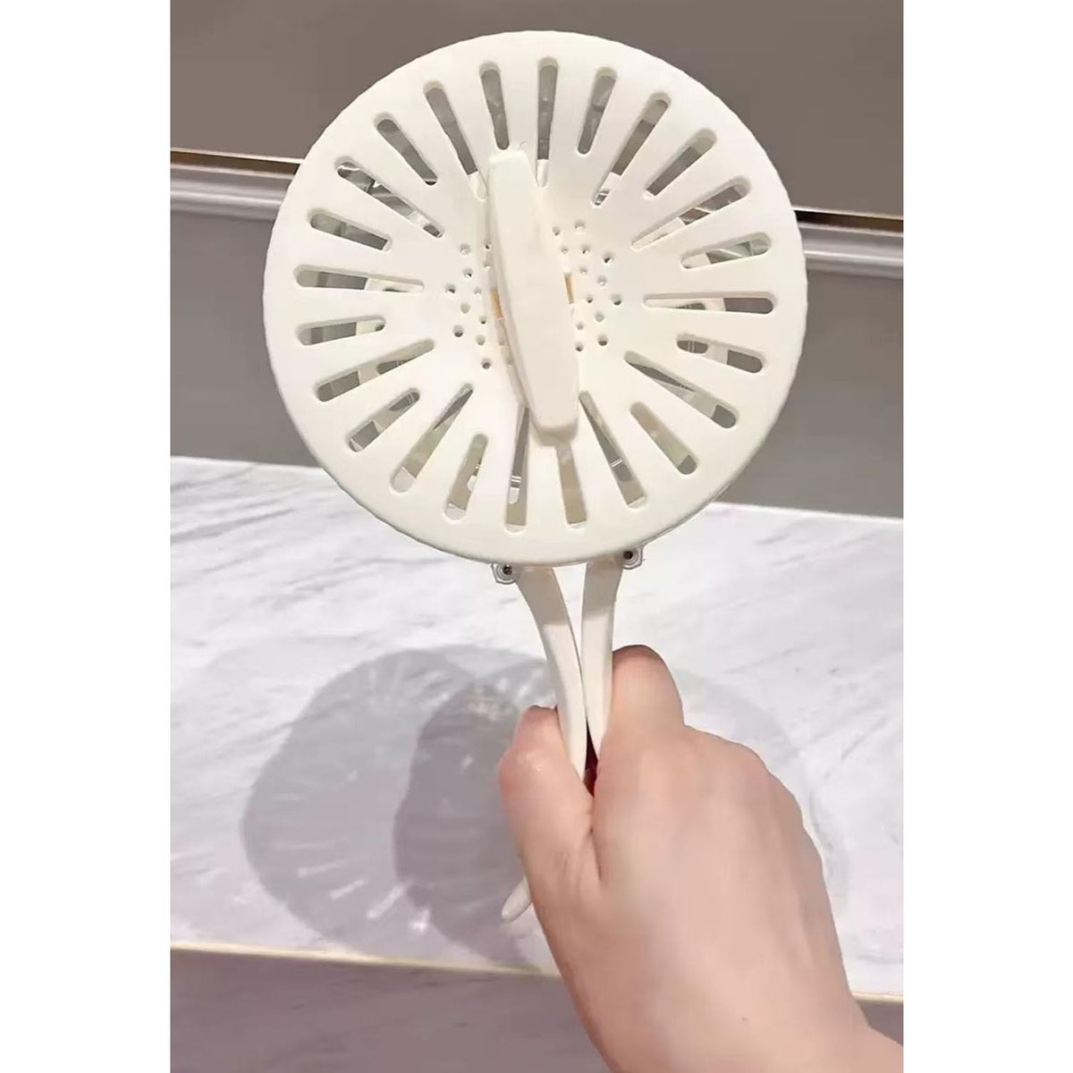 Strecuratoare 2 in 1 pentru Fructe si Legume, Cos Scurgere si Cutie Depozitare cu Capac si Maner, Polipropilena si PET, 15.5 x 8.3 cm, Alb Transparent