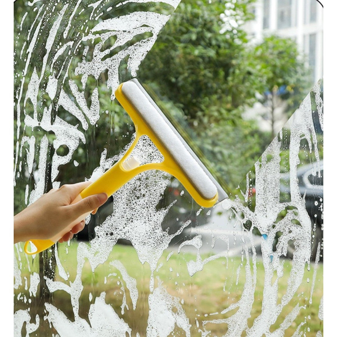 Racleta Curatare Geamuri 3 in 1, Pulverizator Spray Integrat cu Burete si Silicon, Multifunctionala pentru Casa si Auto, Plastic PP si TPR, 21.5 x 25.7 cm, Galben